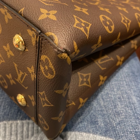 LV Tote 🔥SOLD🔥 - Picture 14 of 16